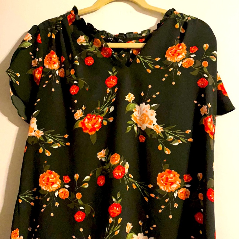Floral blouse top